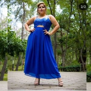 B. Darlin Blue Sweetheart Sequin Cutout Maxi Prom Dress Size 3/4 Juniors